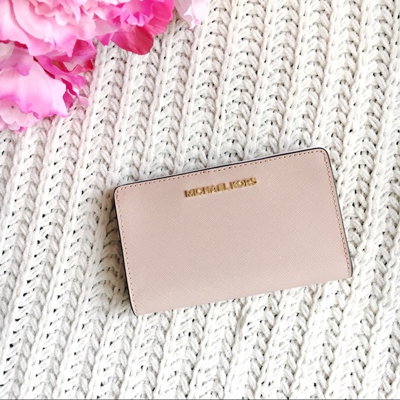 Michael Kors Handbags - Michael Kors Jet Set Travel Slim Bifold Wallet